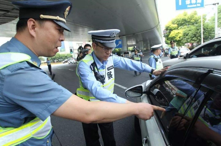 上海开始清理不合规网约车！网约车全量数据受监管，6万余违规车辆及人员被封禁！